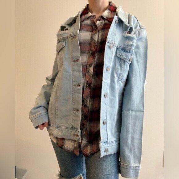 Women’s Denim Jean Jacket Distressed Light blue wash Oversized Size XSmall NWT - Picture 8 of 16